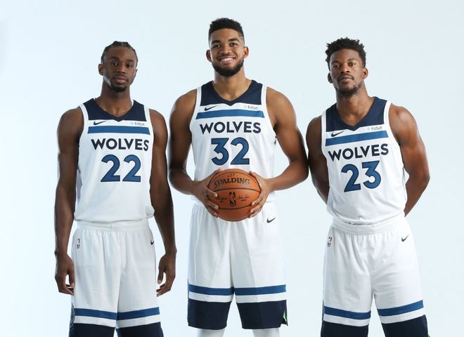 合的两粒进 合的两粒进