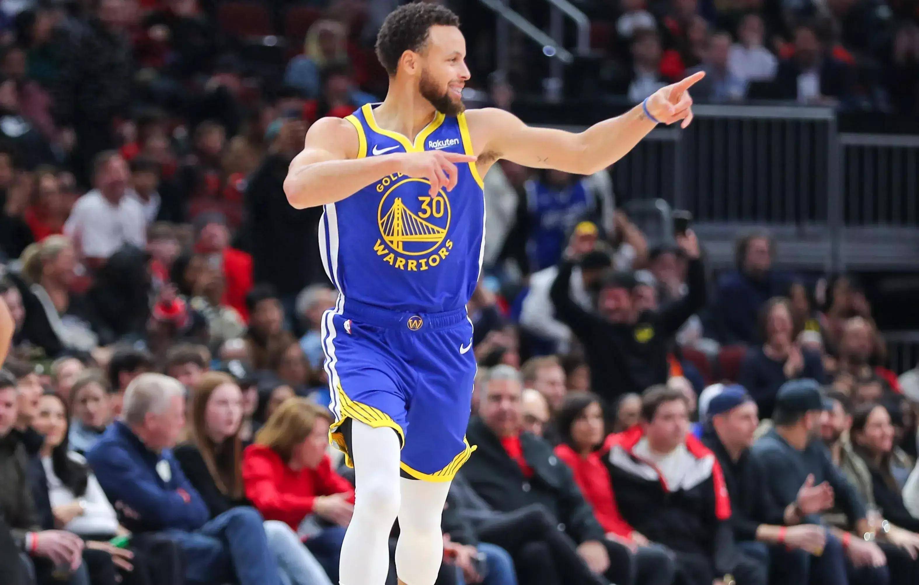 球权后回撤 球权后回撤